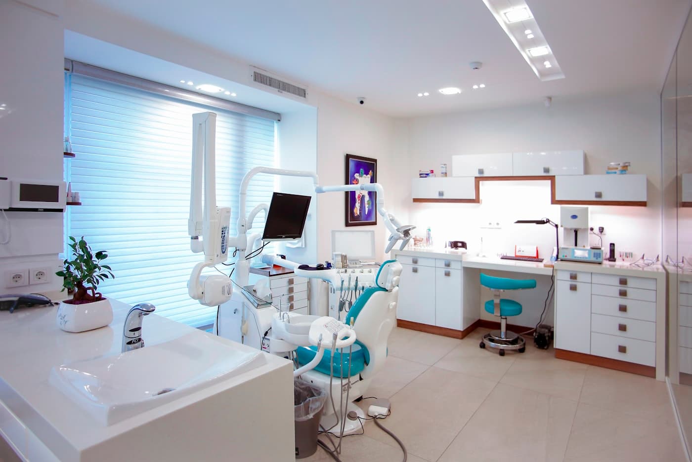 Modern dental treatment room at Crystal Medical Center